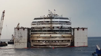 Costa Concordia back in its "vertical position", also involving a company from Piacenza